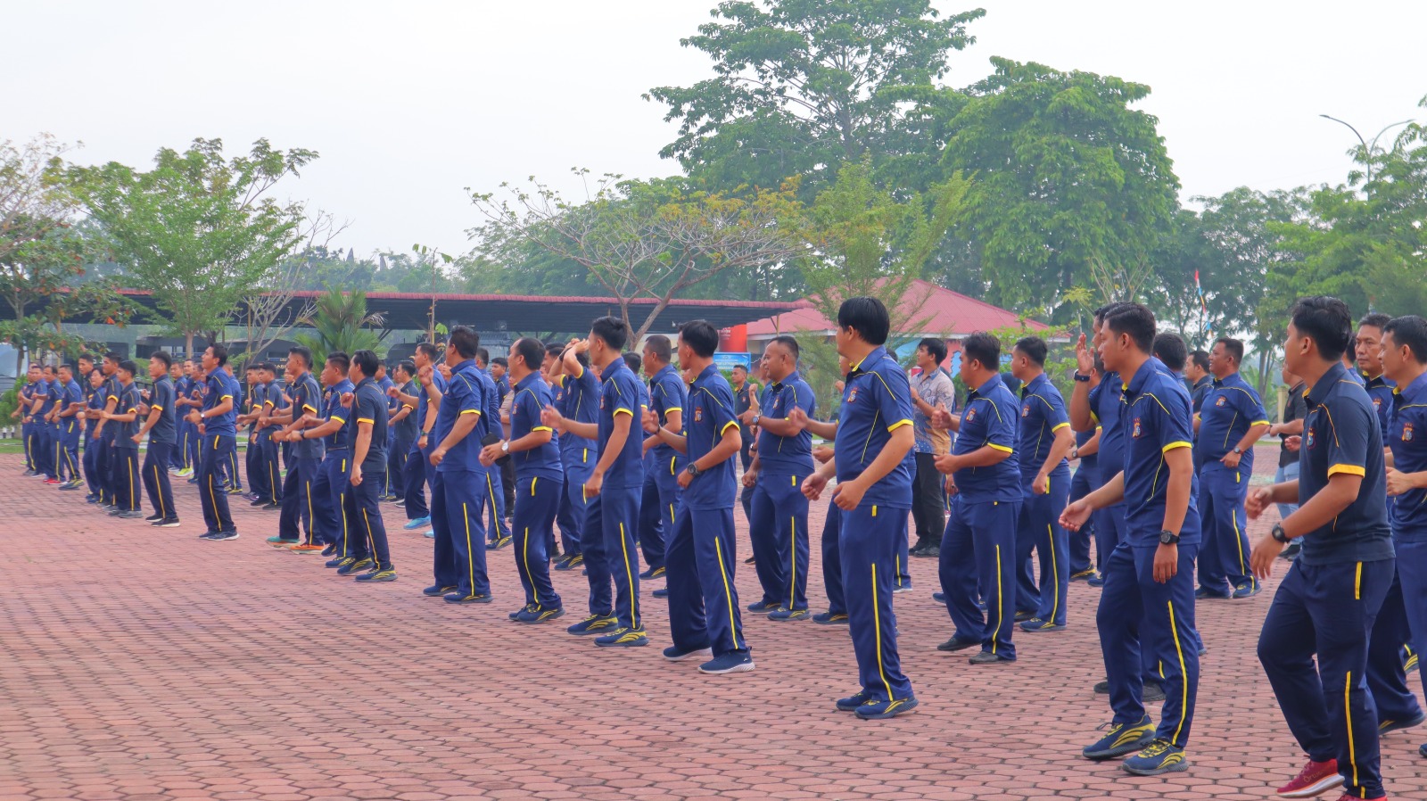Jaga Kesehatan Polres Rohil dan Personil Gelar Senam Bersama