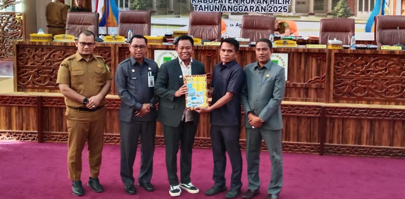 Sidang Paripurna DPRD Rohil Wakil Bupati Bacakan Nota Keuangan