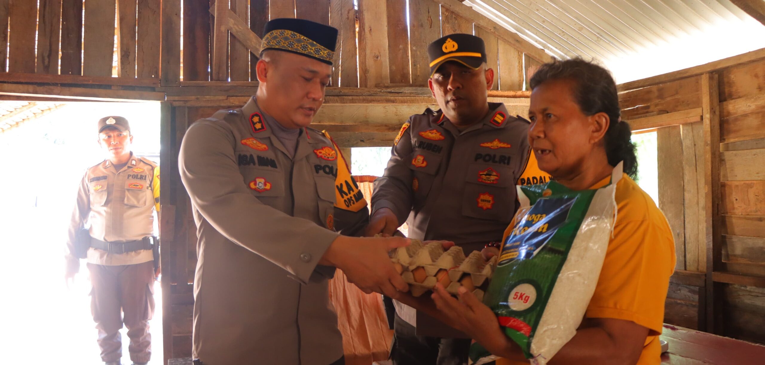 Kapolres Rohil Cooling System Saat Jum’at Berkah