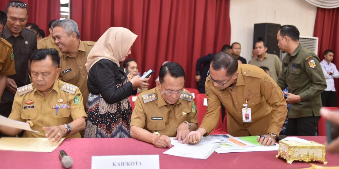 Bupati Rohil Minta Kuota Minyak Solar Ditambah Saat Ikuti High Level Meeting TPID