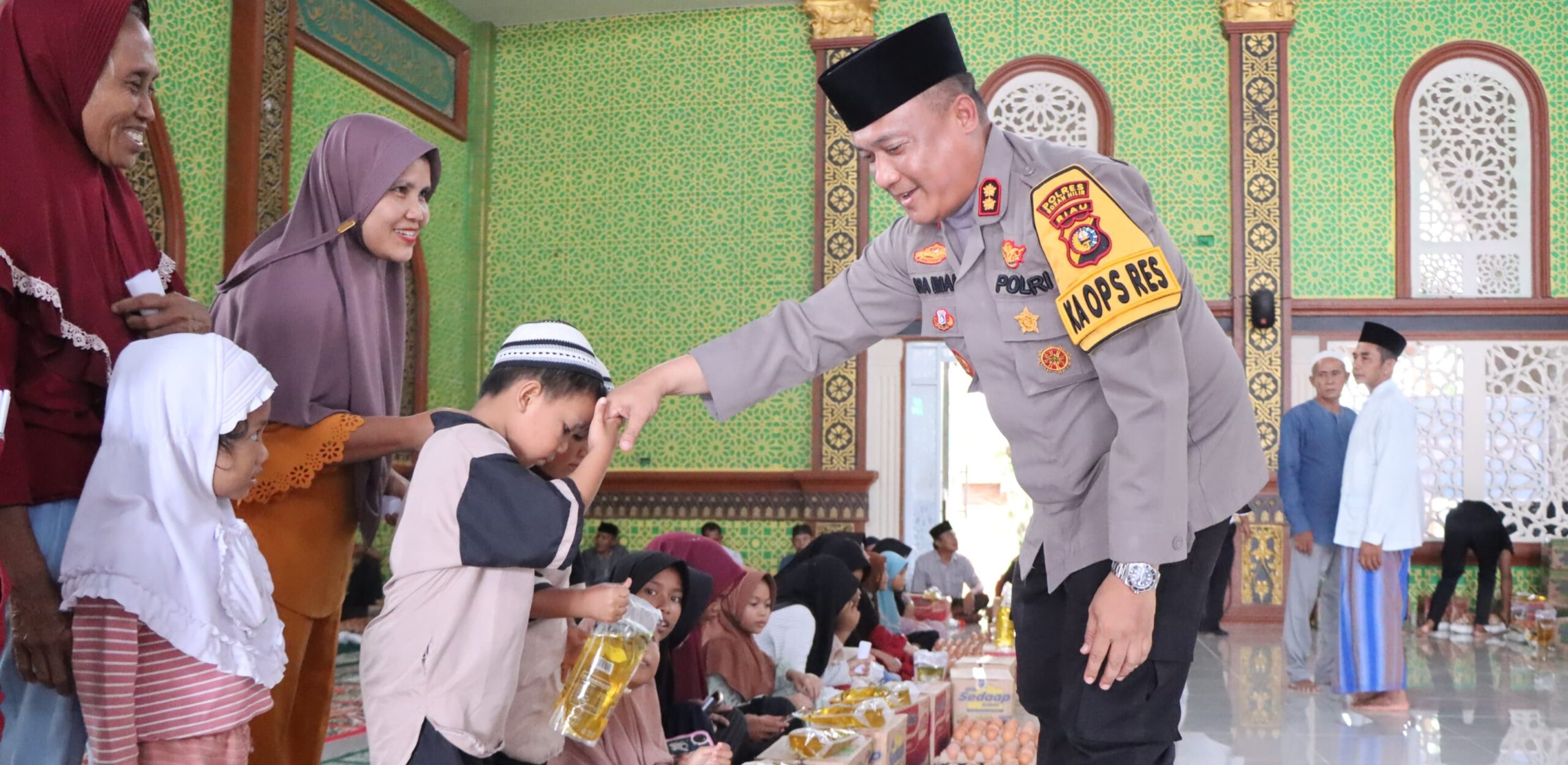 Wujud Polri Presisi Kapolres Rohil Santuni Anak Yatim dan Kaum Dhuafa