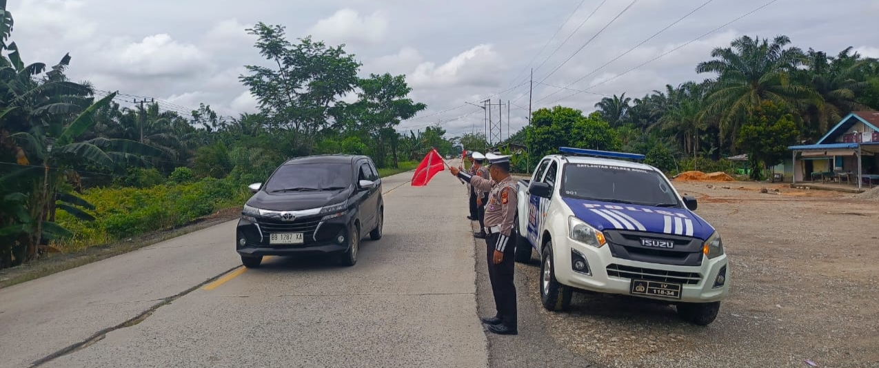 Arus Balik Lebaran Satlantas Polres Rohil Rutin Patroli di Perbatasan
