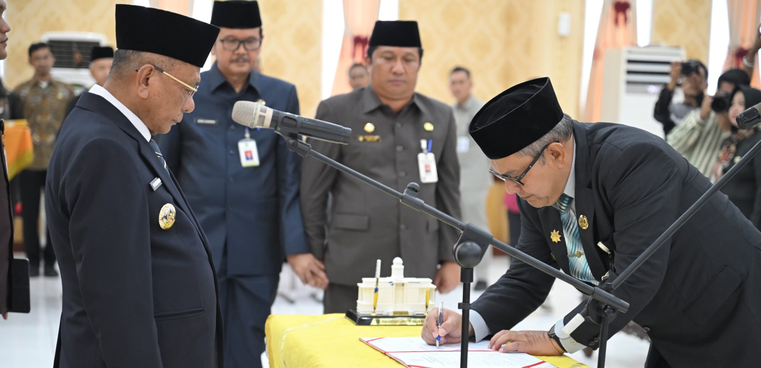 Bupati Rohil Lantik Ferry H Parya Sebagai PJ Sekda