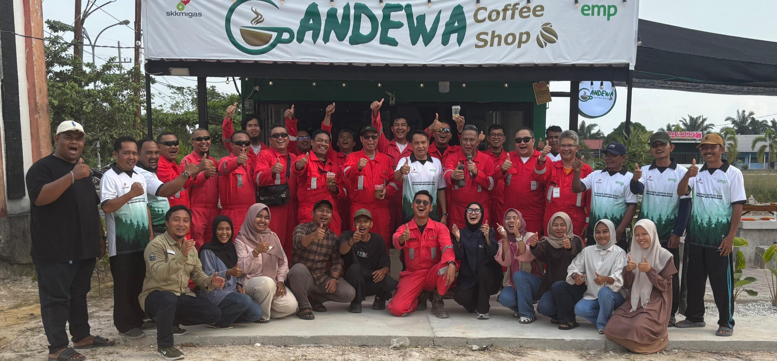 PT EMP Energi Gandewa Tanam Pohon Bersama Stakeholder