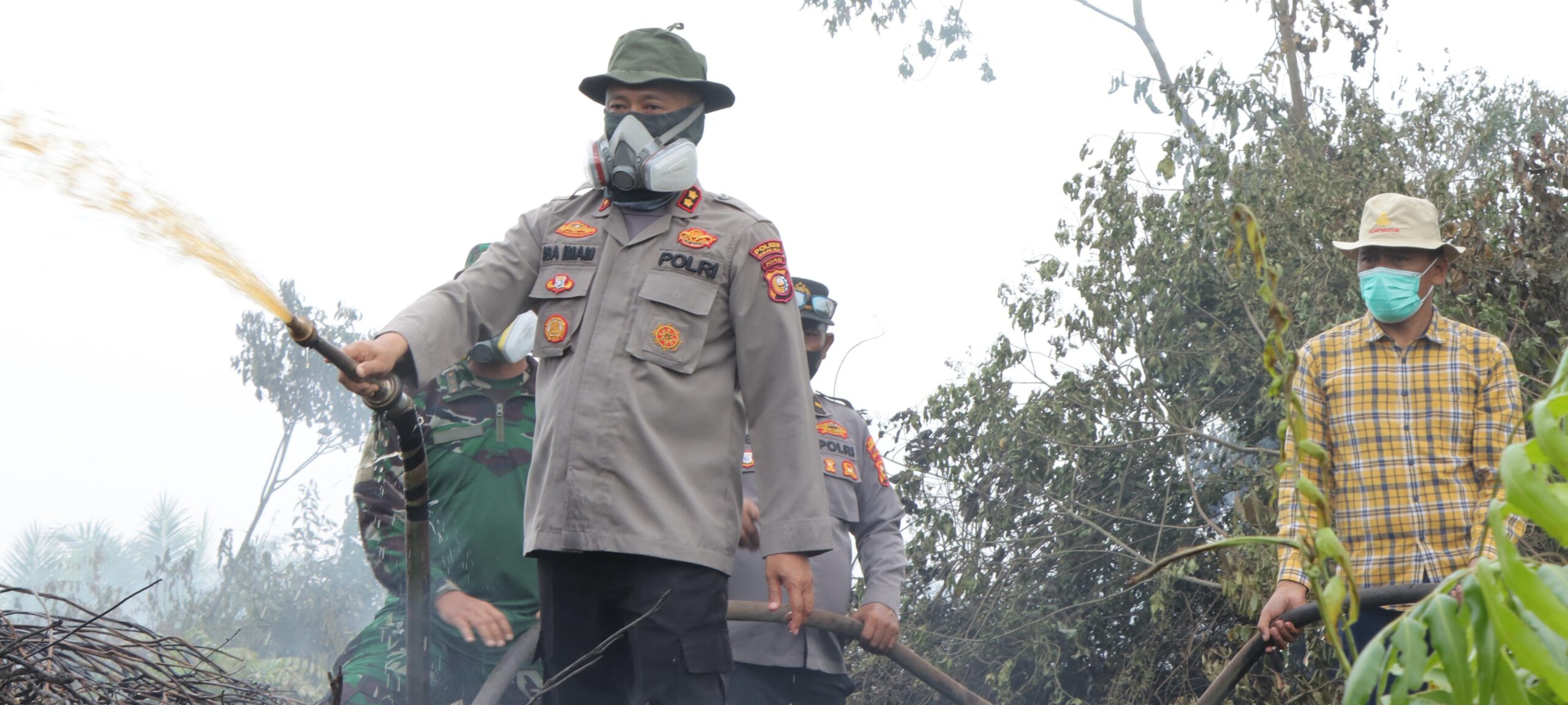 Kapolres Rohil, Wabup dan Dandim 0321 Lakukan Pendinginan Karhutla di Kubu
