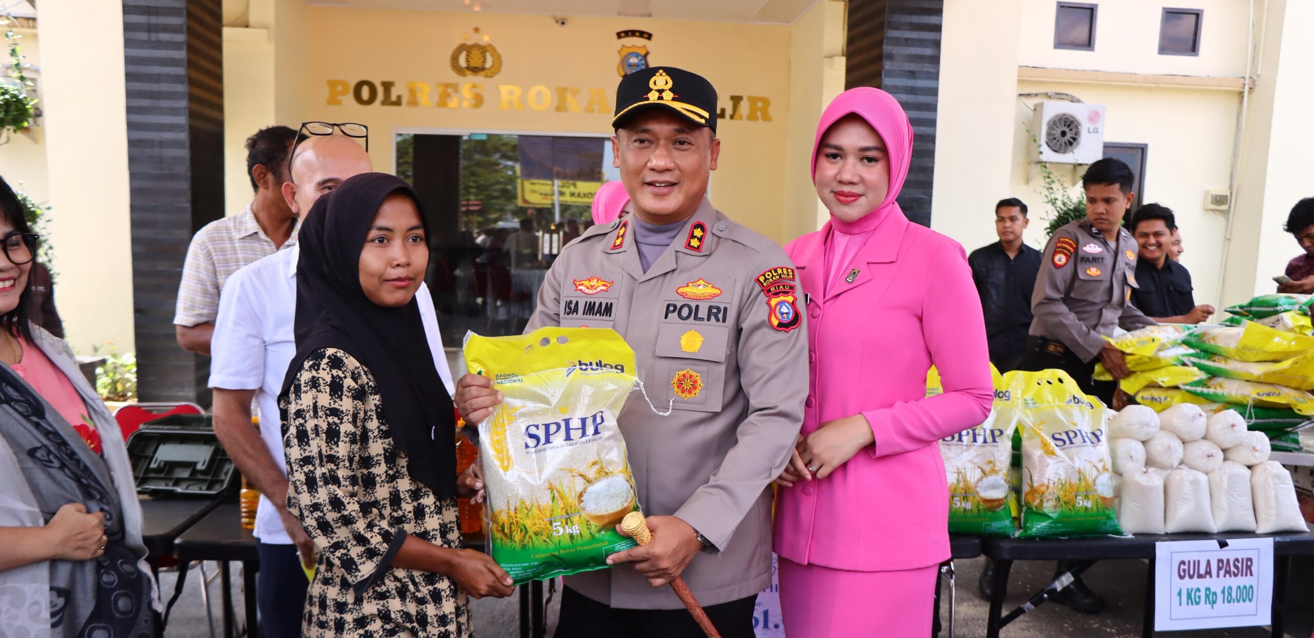 Peduli Sesama Kapolres Rohil Gelar Gerakan Pangan Murah