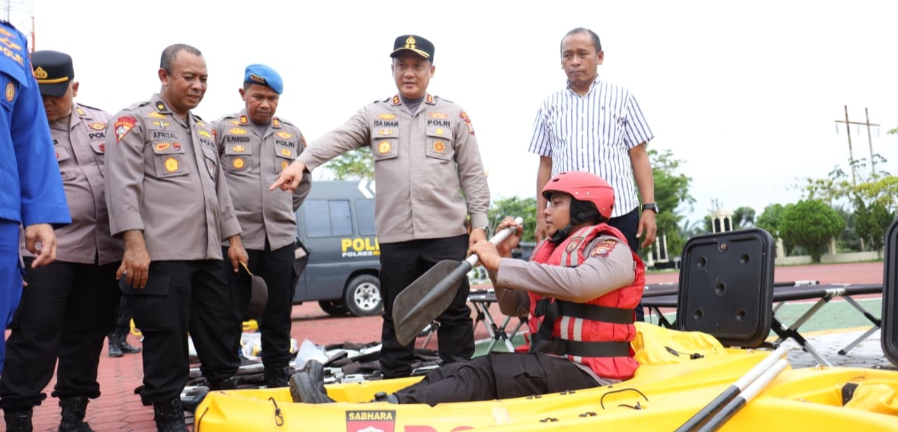 Antisipasi Bencana Kapolres Rohil Cek Peralatan Taktis
