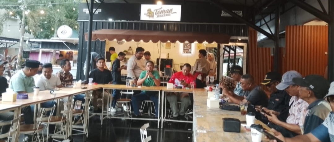 Andi Adikawira Putera SH Pamit Diri di Coffe Sore Bersama Awak Media