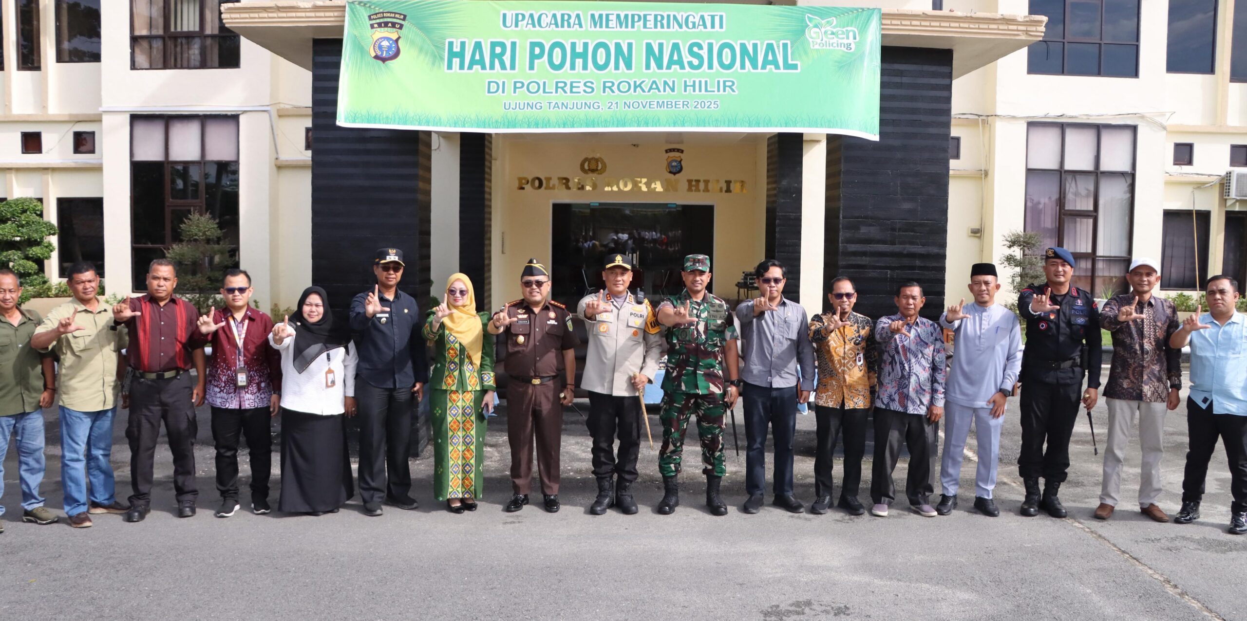 Ketua DPRD Rohil Ilhammi Hadiri Upacara Hari Pohon Nasional 2025