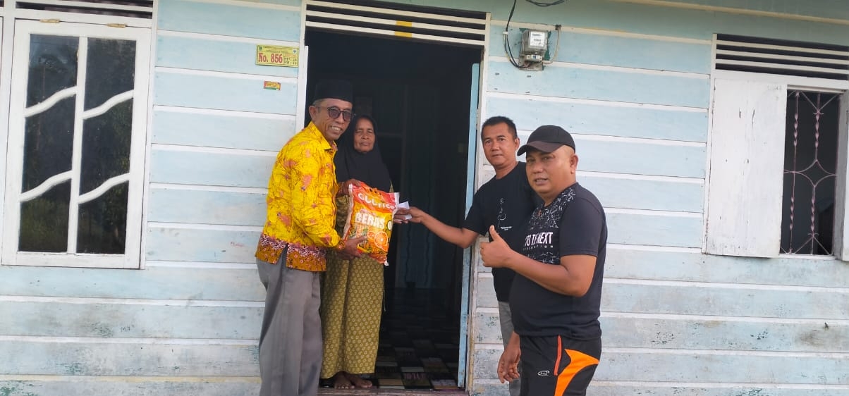 Jum’at Berkah GJB Pemuda Sintong Salurkan Sembako ke 18 Warga Kurang Mampu