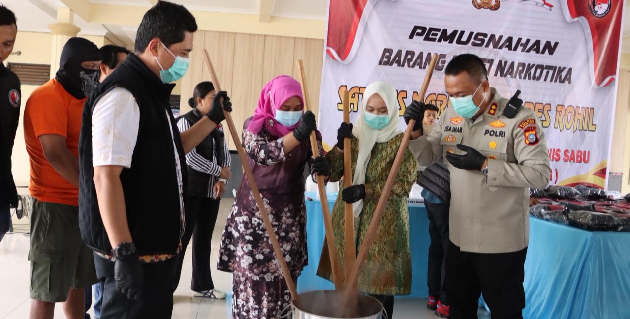 Polres Rohil Musnahkan BB 79,98 Kg Sabu
