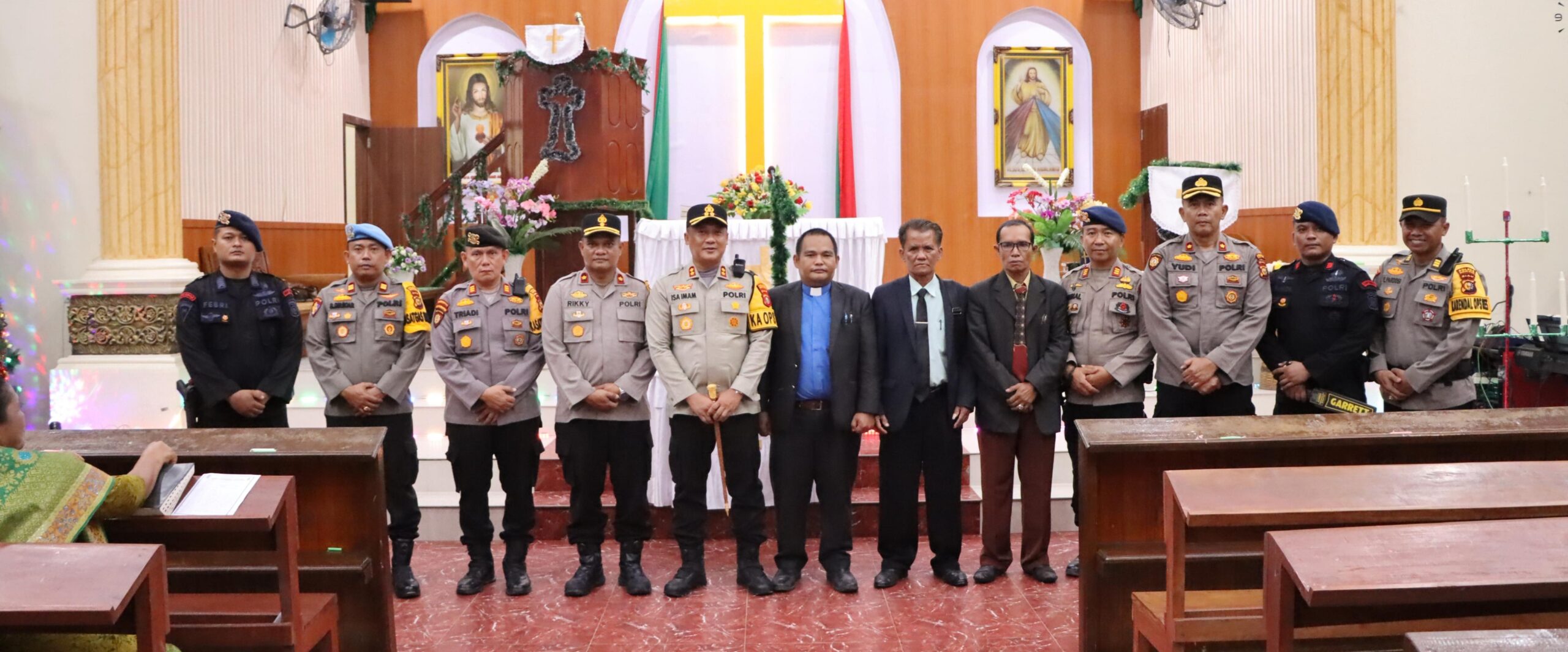 Ops Lilin Kamtibmas 2025 Polres Rohil Kunjungi Gereja Besar