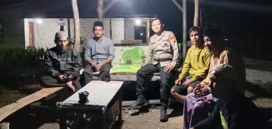 Jaga Kamtibmas Polsek Pujud Cek Pos Siskamling Warga