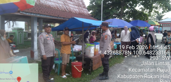 Agar Aman dan Lancar Polsek Pujud Gelar PAM dan Gatur Lalin di Pasar Ramadhan