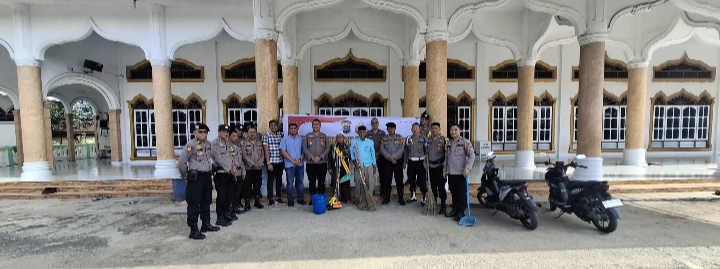 Jaga Kebersihan Polsek Bagan Sinembah Berubah dan Serahkan Alat Kebersihan