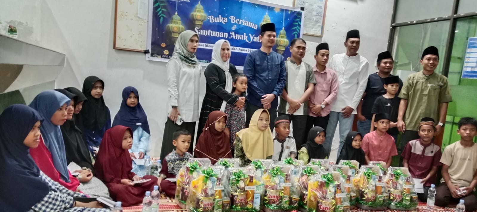 Peduli Sesama PT. BPR Perseroda Rohil Buka Bersama danp Santuni Anak Yatim