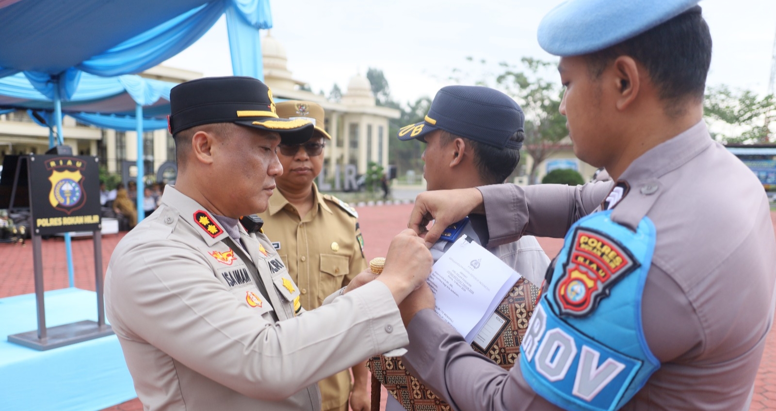 Kapolres Rohil Bersama Wabup Pimpin Apel Gelar Pasukan Ops Ketupat LK