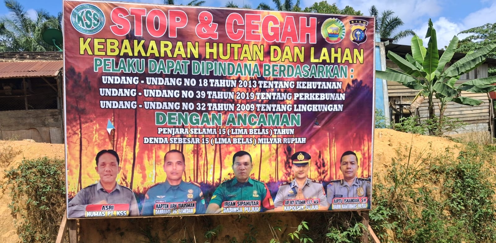 Cegah Karlahut Polsek Pujud Pasang Spanduk Larangan Membakar Hutan