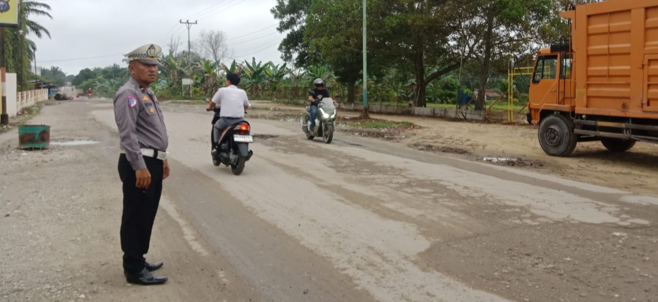 Polsek Pujud Gelar Strong Point Pagi Agar Lancar