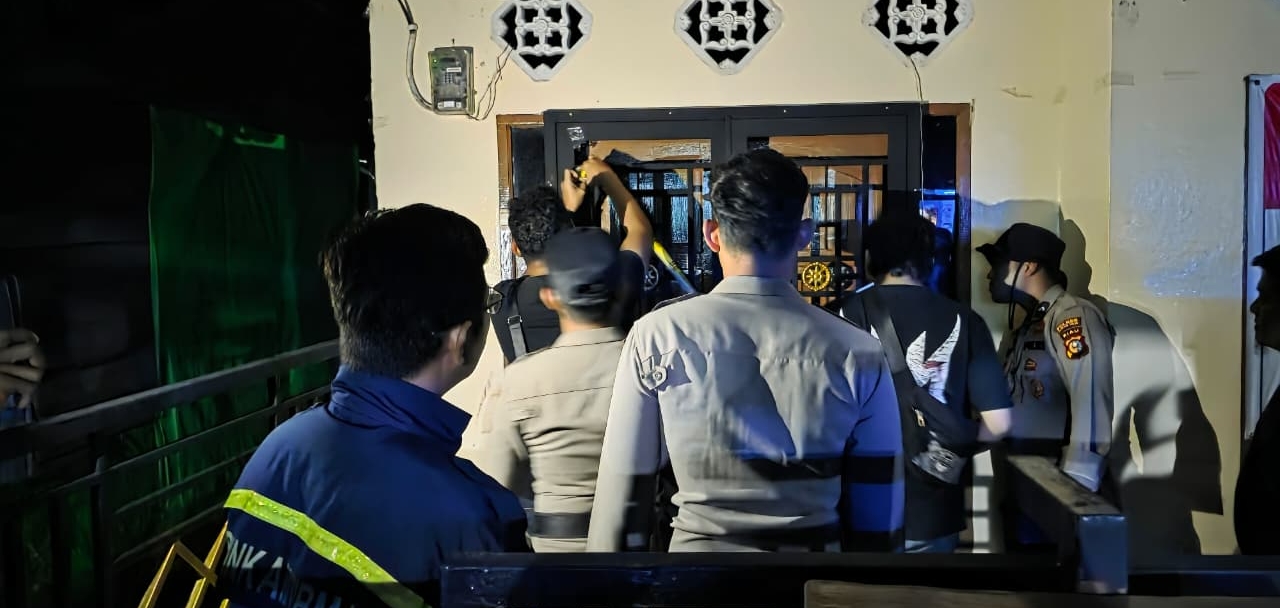 Polsek Palika Segel 8 Terduga Narkoba Pasca Aksi Warga