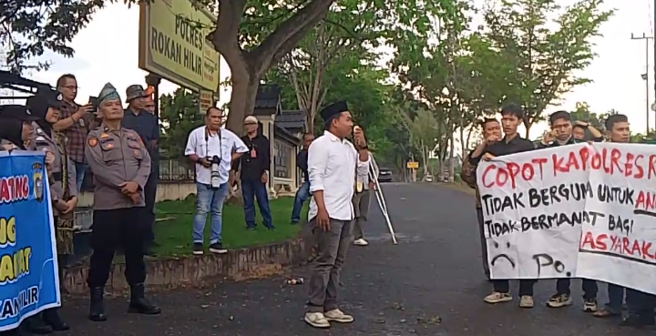Rapor Merah, 5 Poin Tuntutan Mahasiswa Terhadap Polres Rohil