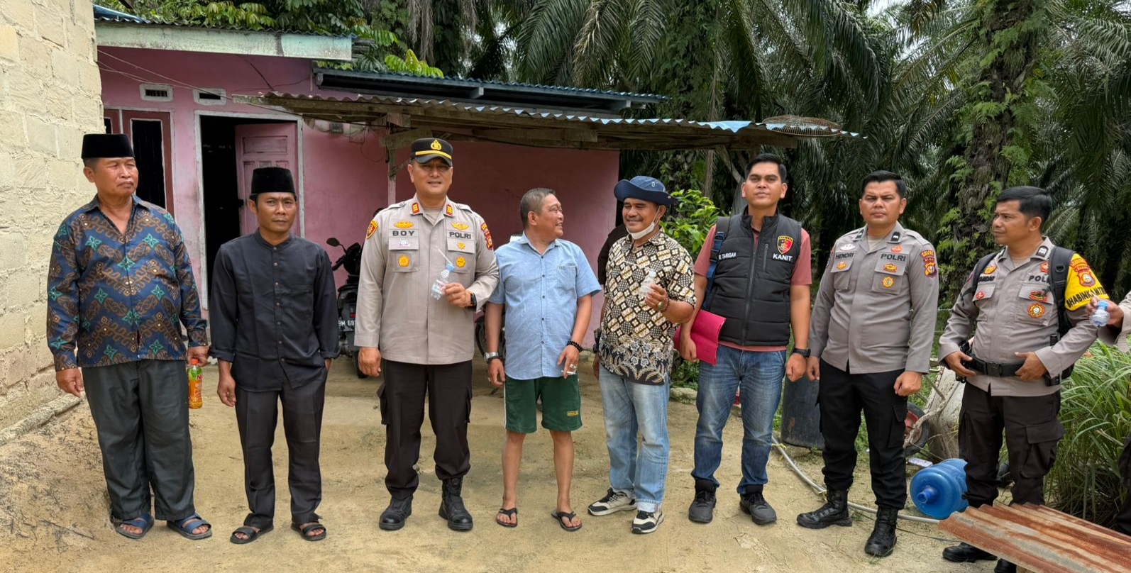 Antisipasi Pekat Polsek Pujud Bersama Tokoh Masyarakat Gelar Patroli